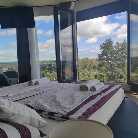 West Panorama Penthouse - Apartment With A Fantastic View Of The City Szombathely Luaran gambar