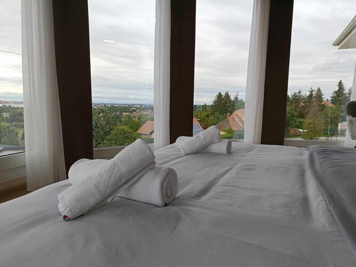West Panorama Penthouse - Apartment With A Fantastic View Of The City Szombathely Luaran gambar